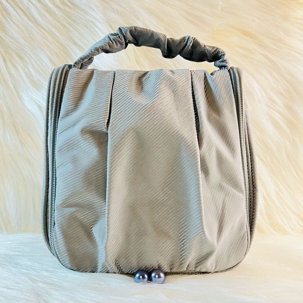 Hanging Toiletry Bag - Picture 2 of 11